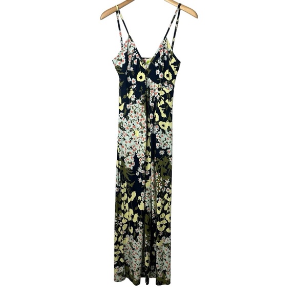 Free People Dresses & Skirts - Free People Floral Maxi Dress Size Small V Neckline Spaghetti Straps